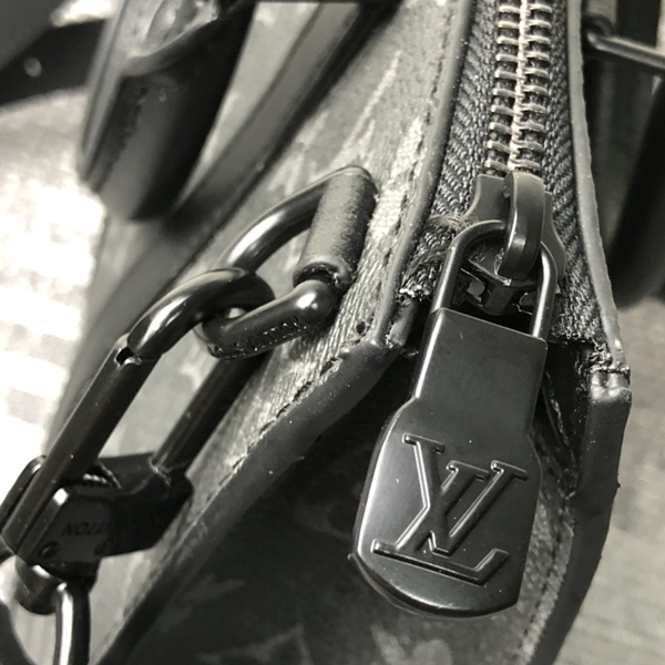 ルイヴィトンバッグ角部分ディテール